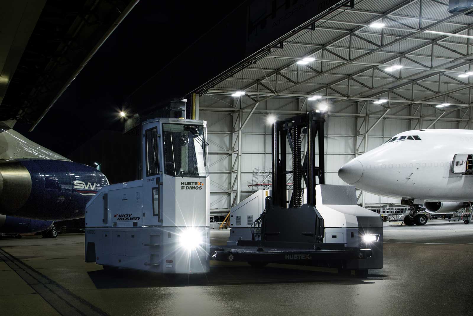 New-electric-vehicles-from-Hubtex-and-Dimos-for-efficient-ULD-handling-1 X-Way Mover