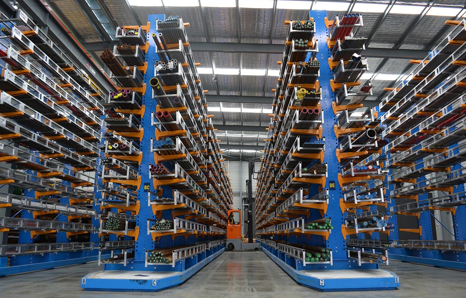 HUBTEX Electric Multidirectional Sideloader